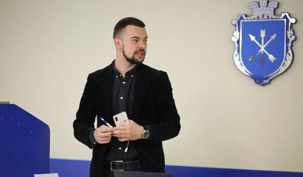 Ми шукаємо студентів які будуть старанно відвідувати наші заняття, готові до спілкування та чогось нового